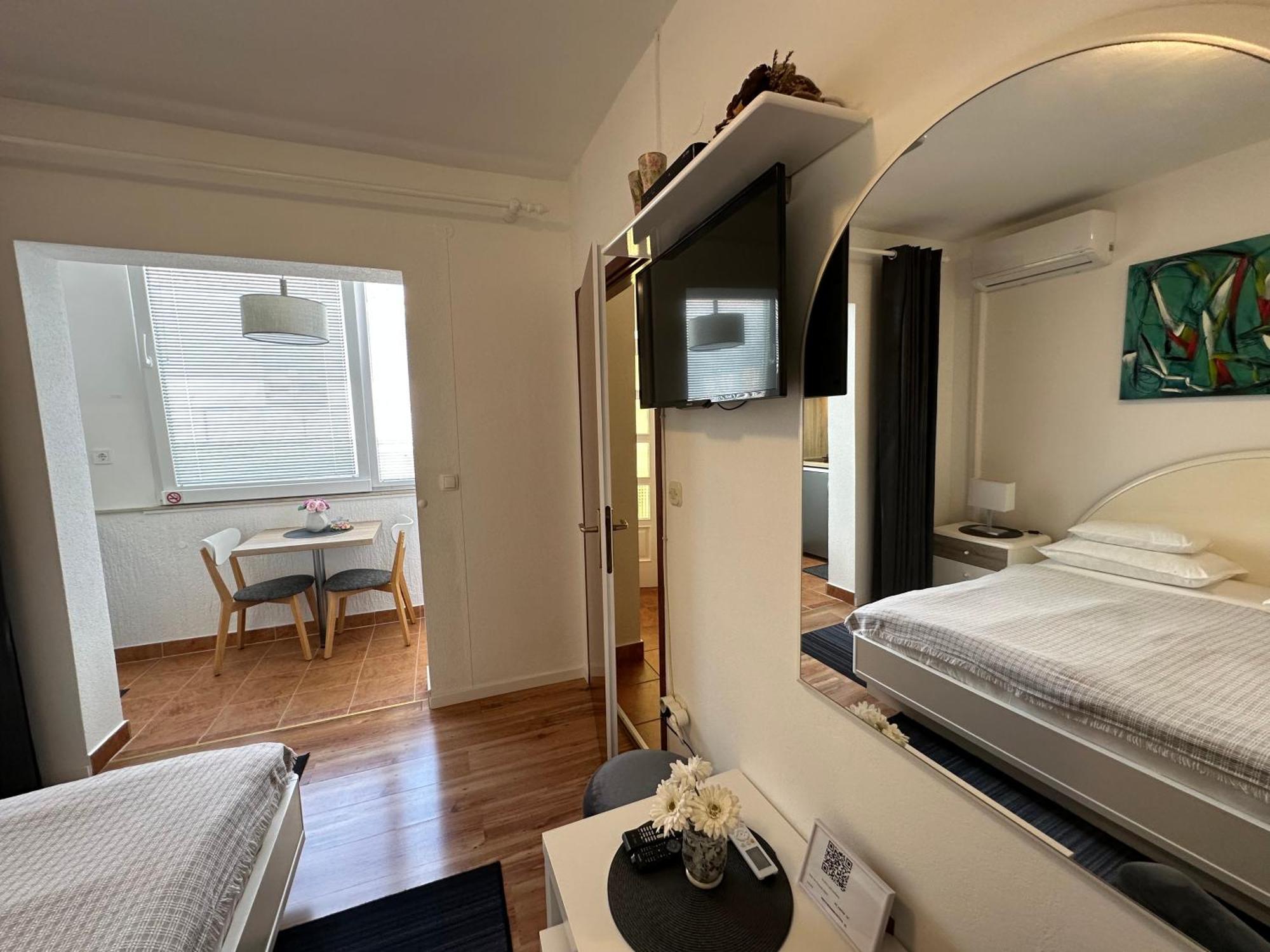 Apartments - Rooms Vesna Primošten Εξωτερικό φωτογραφία